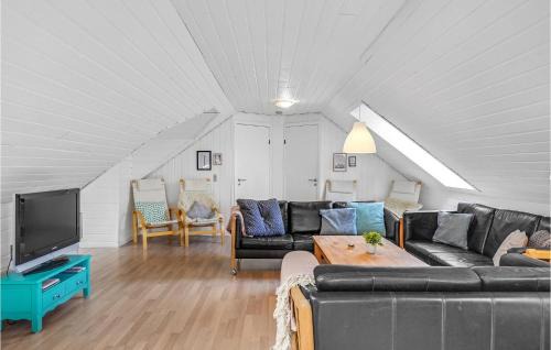 Fjellerup Strand House | Amazing Home In Glesborg With Sauna