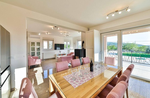 Neoric House | Amazing home in Gornji Muc