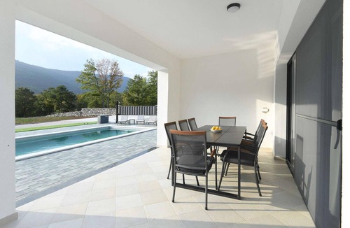Gracac House | Amazing home in Gracac with kitchen
