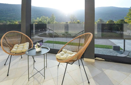 Gracac House | Amazing home in Gracac with kitchen