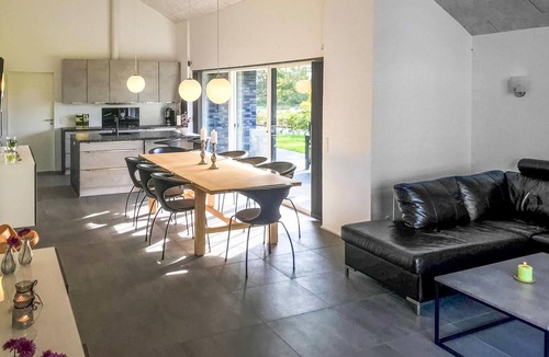 Grena Strand House | Amazing home in Grenaa with WiFi