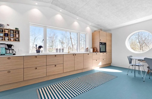 Grena Strand House | Amazing home in Grenaa with kitchen