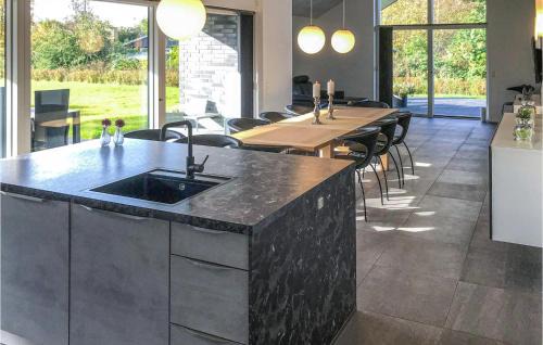 Grena Strand House | Amazing Home In Grenaa With Wifi