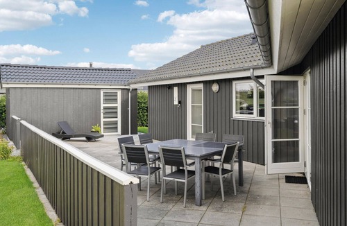 Flovt Strand House | Amazing home in Haderslev with sauna