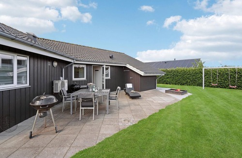 Flovt Strand House | Amazing home in Haderslev with sauna