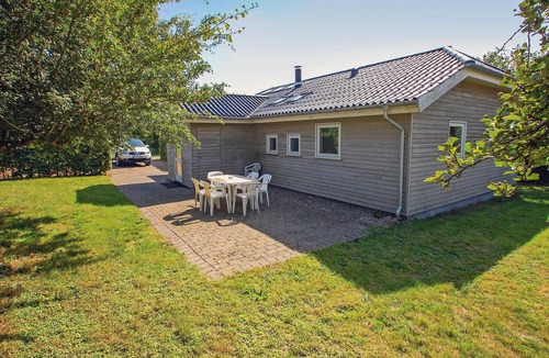 Flovt Strand House | Amazing home in Haderslev with kitchen