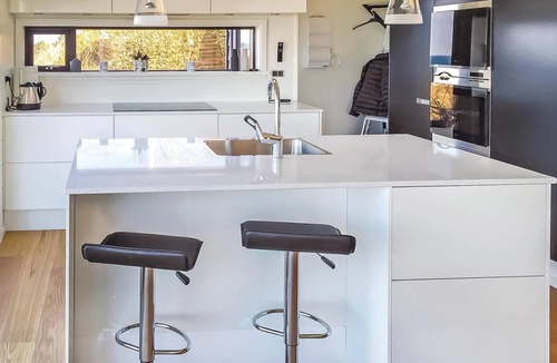 Fynshav House | Amazing home in Haderslev with kitchen