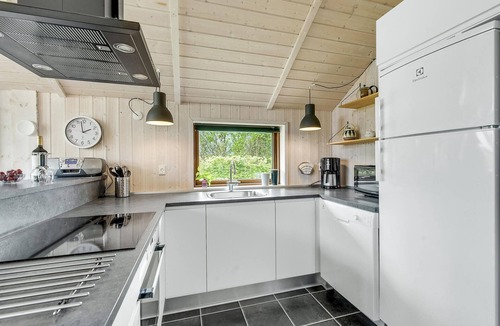 Skovbyballe House | Amazing home in Haderslev with kitchen