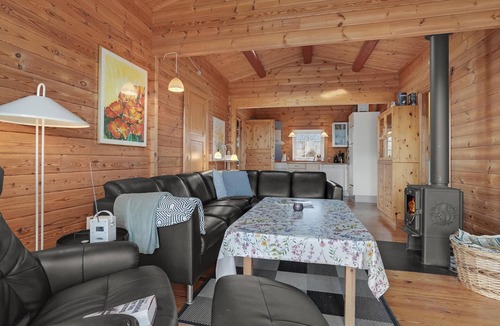 Vikær Strand House | Amazing home in Haderslev with WiFi