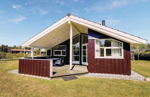 Nørre Hurup House | Amazing home in Hadsund with kitchen