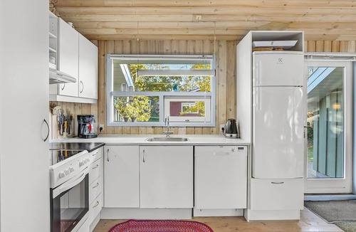 Oster Hurup House | Amazing home in Hadsund with kitchen