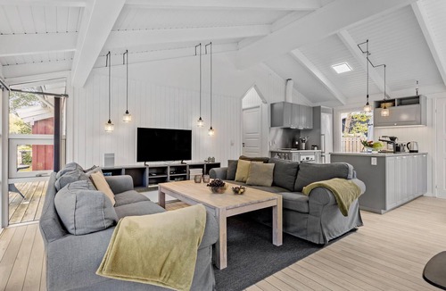 Hou House | Amazing home in Hals with sauna