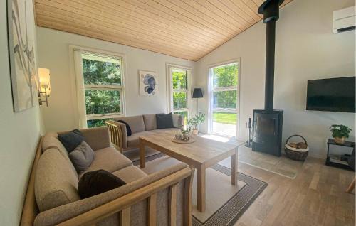 Hou House | Amazing Home In Hals With Kitchen