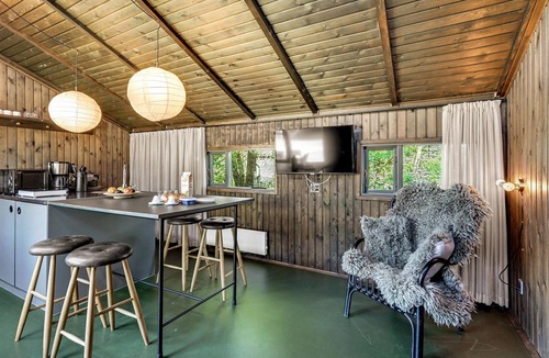 Hampen House | Amazing home in Hampen with WiFi
