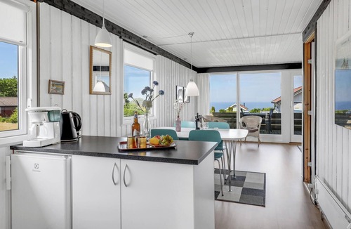 Vang House | Amazing home in Hasle with WiFi