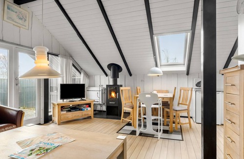 Hejlsminde Strand House | Amazing home in Hejls with WiFi
