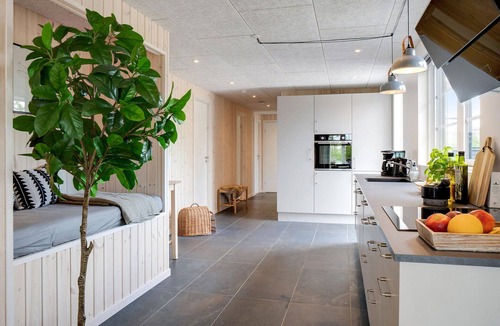 Henne Strand House | Amazing home in Henne with kitchen