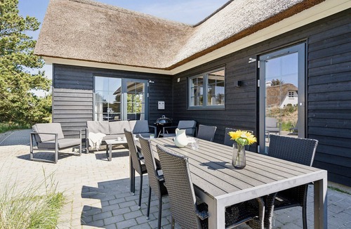 Henne Strand House | Amazing home in Henne with kitchen