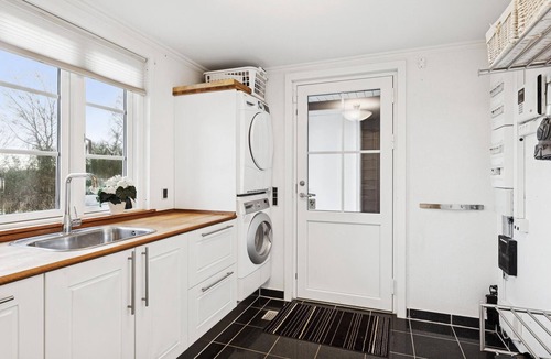 Sundstrup House | Amazing home in Højslev with house sea view