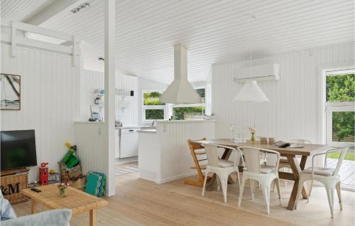 Hornbaek House | Amazing Home In Hornbæk With Wifi