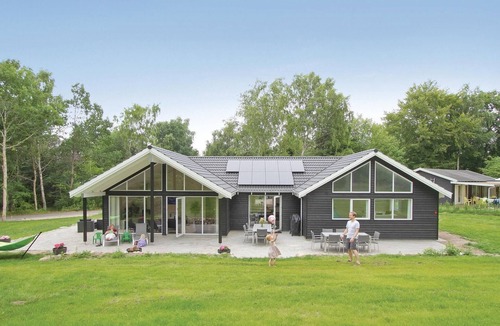 Hornbaek House | Amazing home in Hornbæk with sauna