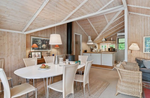 Hornbaek House | Amazing home in Hornbæk with kitchen