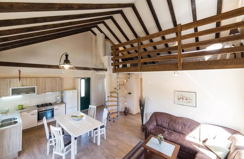 Veliki Drvenik House | Amazing home in Drvenik Veliki with WiFi