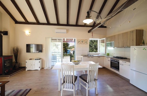 Veliki Drvenik House | Amazing home in Drvenik Veliki with WiFi
