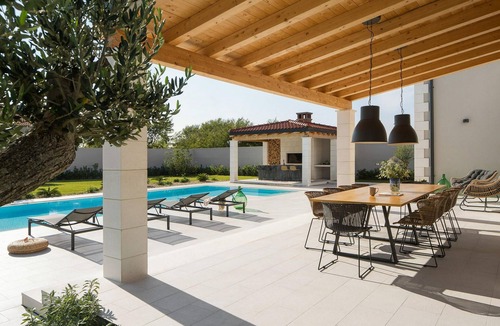 Zemunik Donji House | Amazing home in Gornji Zemunik