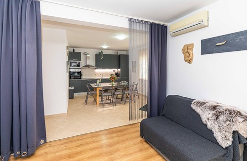 Kastel Stafilic House | Amazing home in Kastel Stafilic