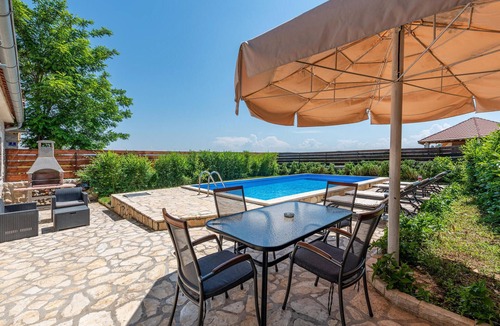 Polaca House | Amazing home in Lisane Tinjske