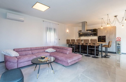 Rovinjsko Selo House | Amazing home in Rovinjsko Selo with sauna