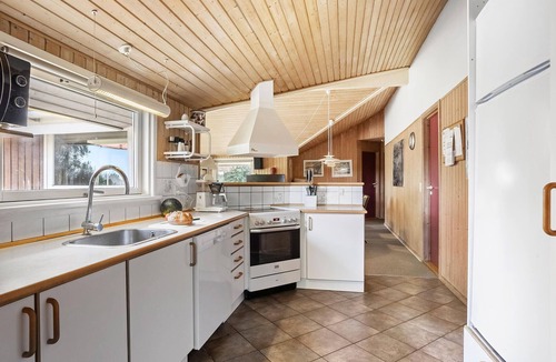 Ristinge House | Amazing home in Humble with sauna
