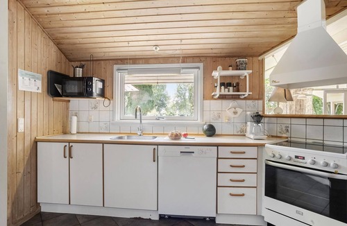 Ristinge House | Amazing home in Humble with sauna