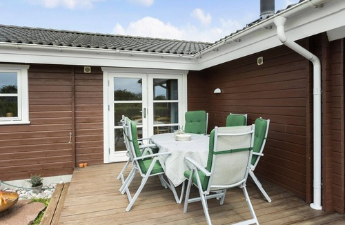 Østerskov House | Amazing home in Humble with sauna