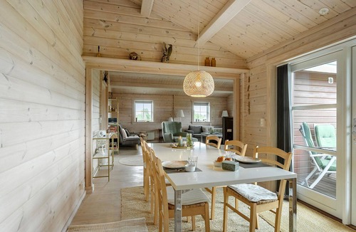 Østerskov House | Amazing home in Humble with sauna