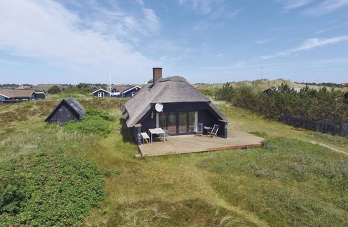Nørre Lyngvig House | Amazing home in Hvide Sande