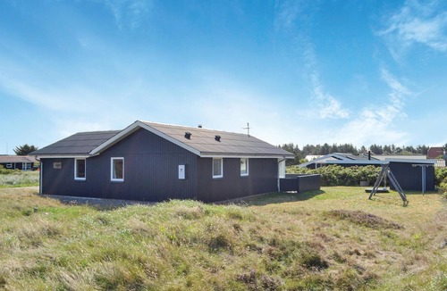 Bjerregaard House | Amazing home in Hvide Sande with sauna