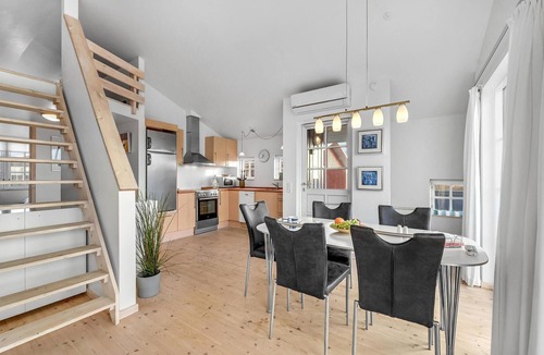 Nørre Lyngvig House | Amazing home in Hvide Sande with WiFi