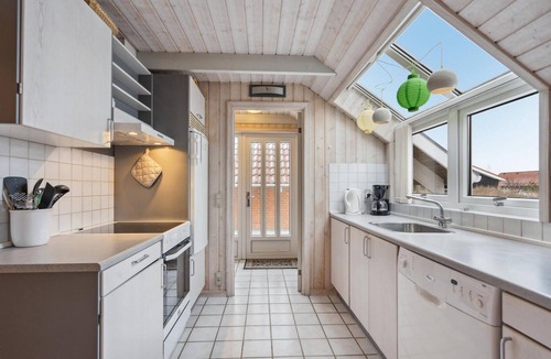 Nørre Lyngvig House | Amazing home in Hvide Sande with sauna