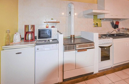 Intres House | Amazing home in Intres with WiFi