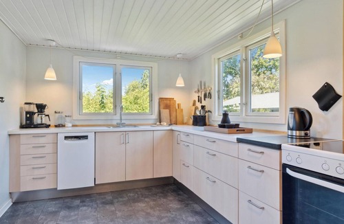 Hornsved House | Amazing home in Jægerspris with kitchen