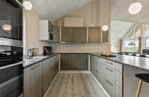 Bratten Strand House | Amazing home in Jerup with sauna