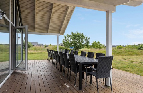 Bratten Strand House | Amazing home in Jerup with sauna