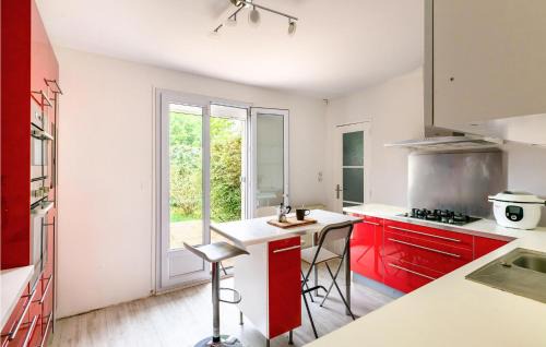 Joue-les-Tours House | Amazing Home In Joué Les Tours With Wifi