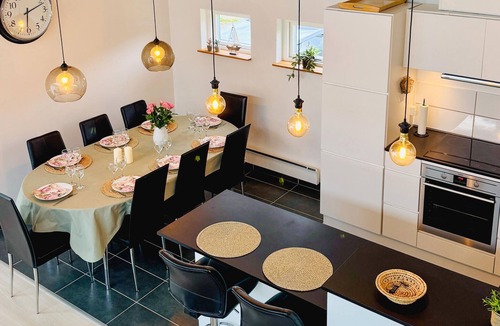 Pøt Strandby House | Amazing home in Juelsminde with sauna