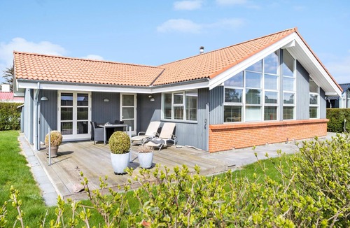 Juelsminde House | Amazing home in Juelsminde with house sea view