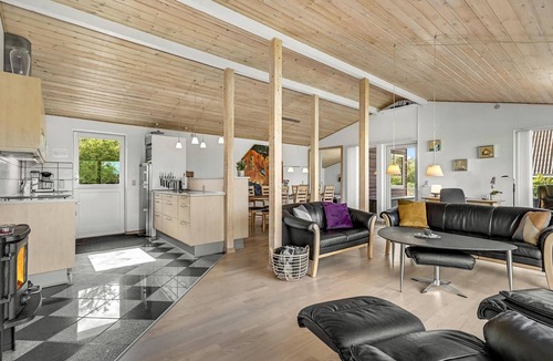 Knebel House | Amazing home in Knebel with WiFi