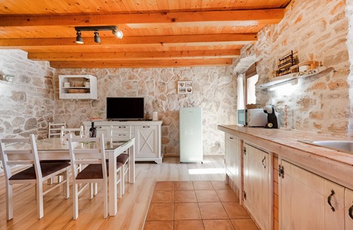 Sibenik House | Amazing home in Konjevrate