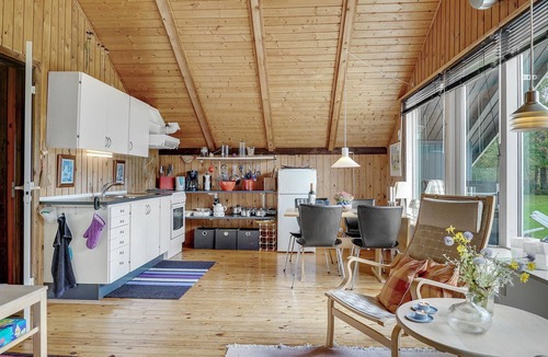 Trend House | Amazing home in Løgstør with WiFi